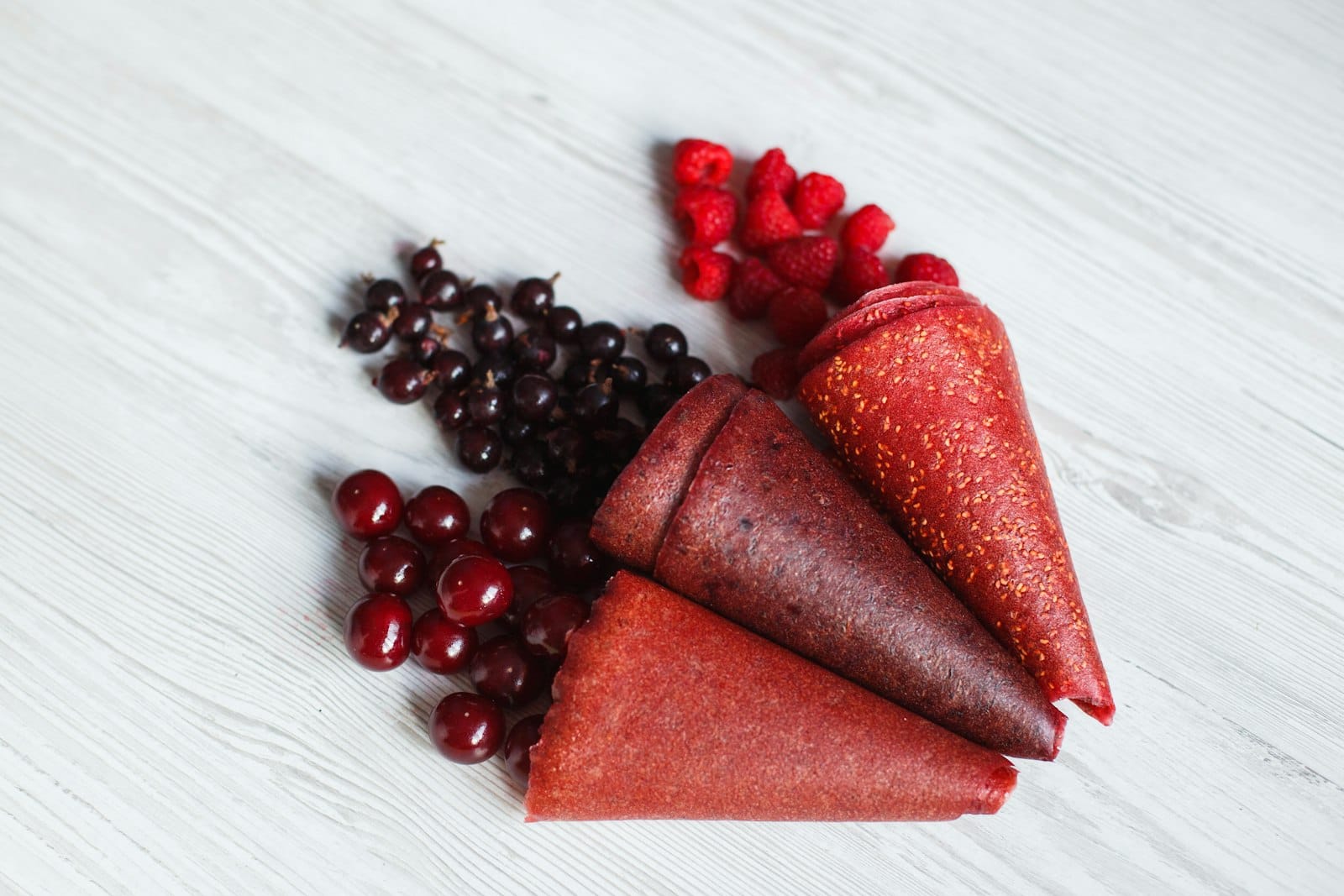 Frozen acai puree packets for making a bowl