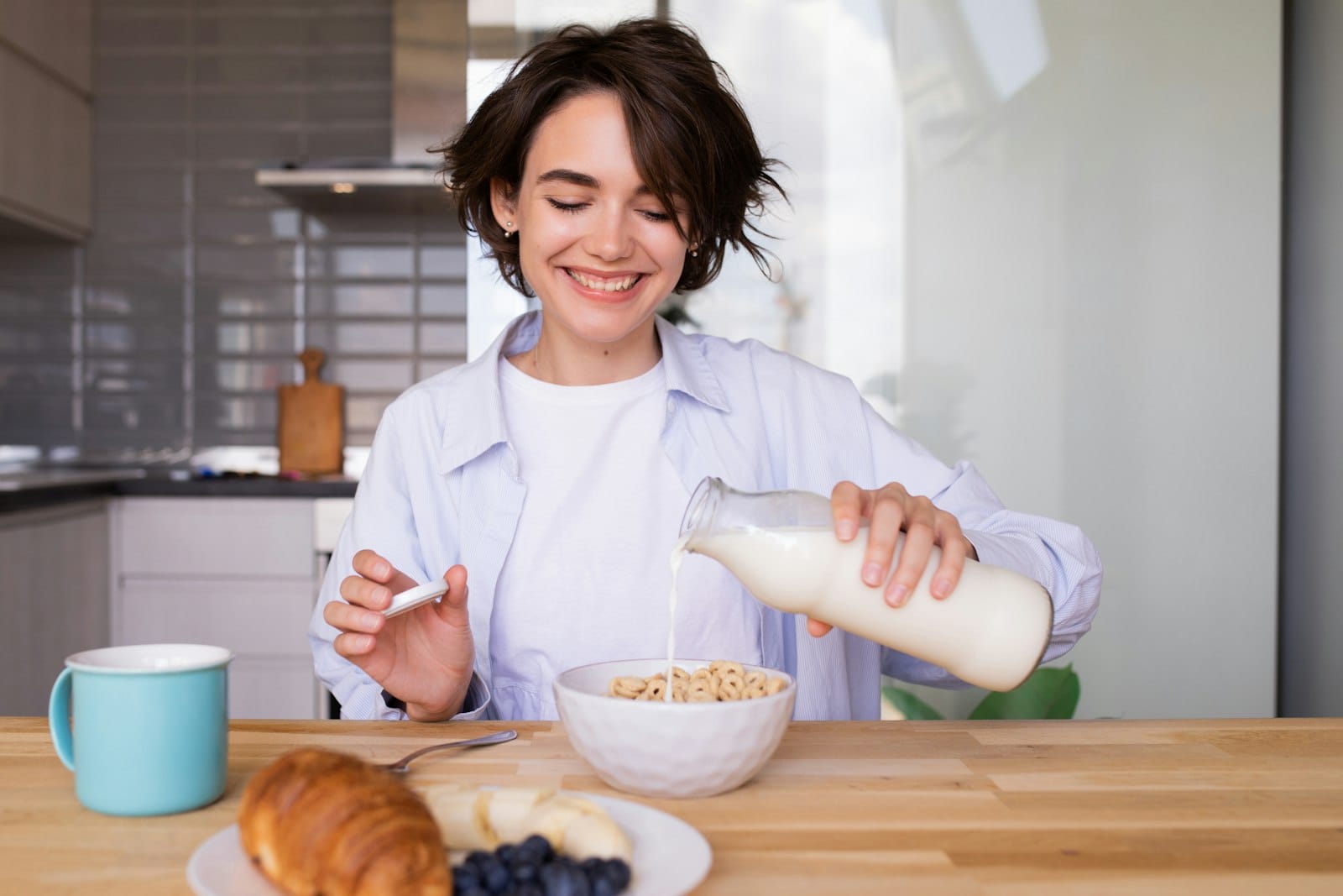 Fortified plant milk and cereal breakfast