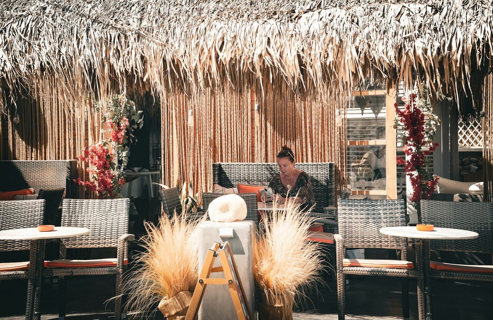 A relaxed beachside cafe