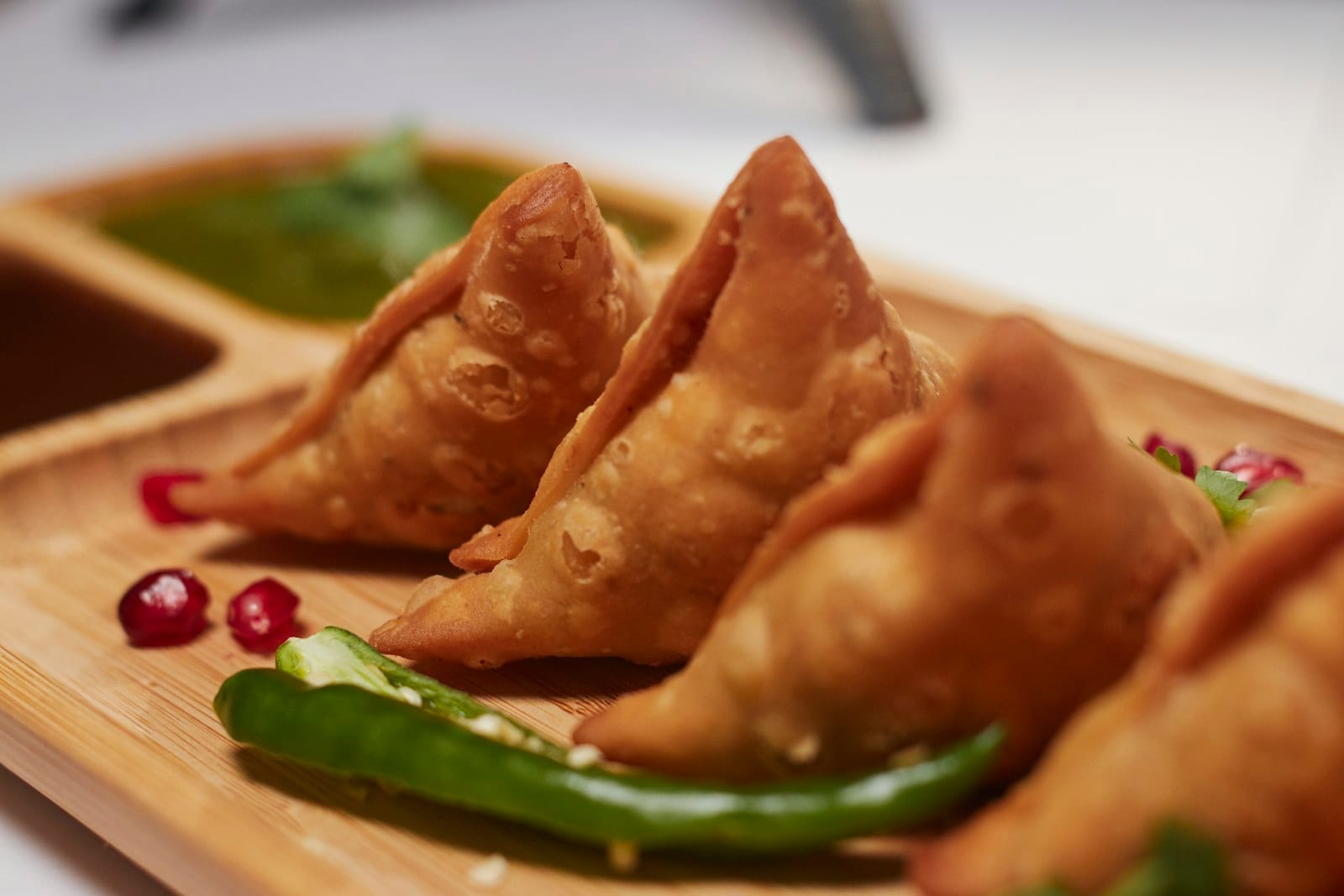 Freshly fried vegetable samosas