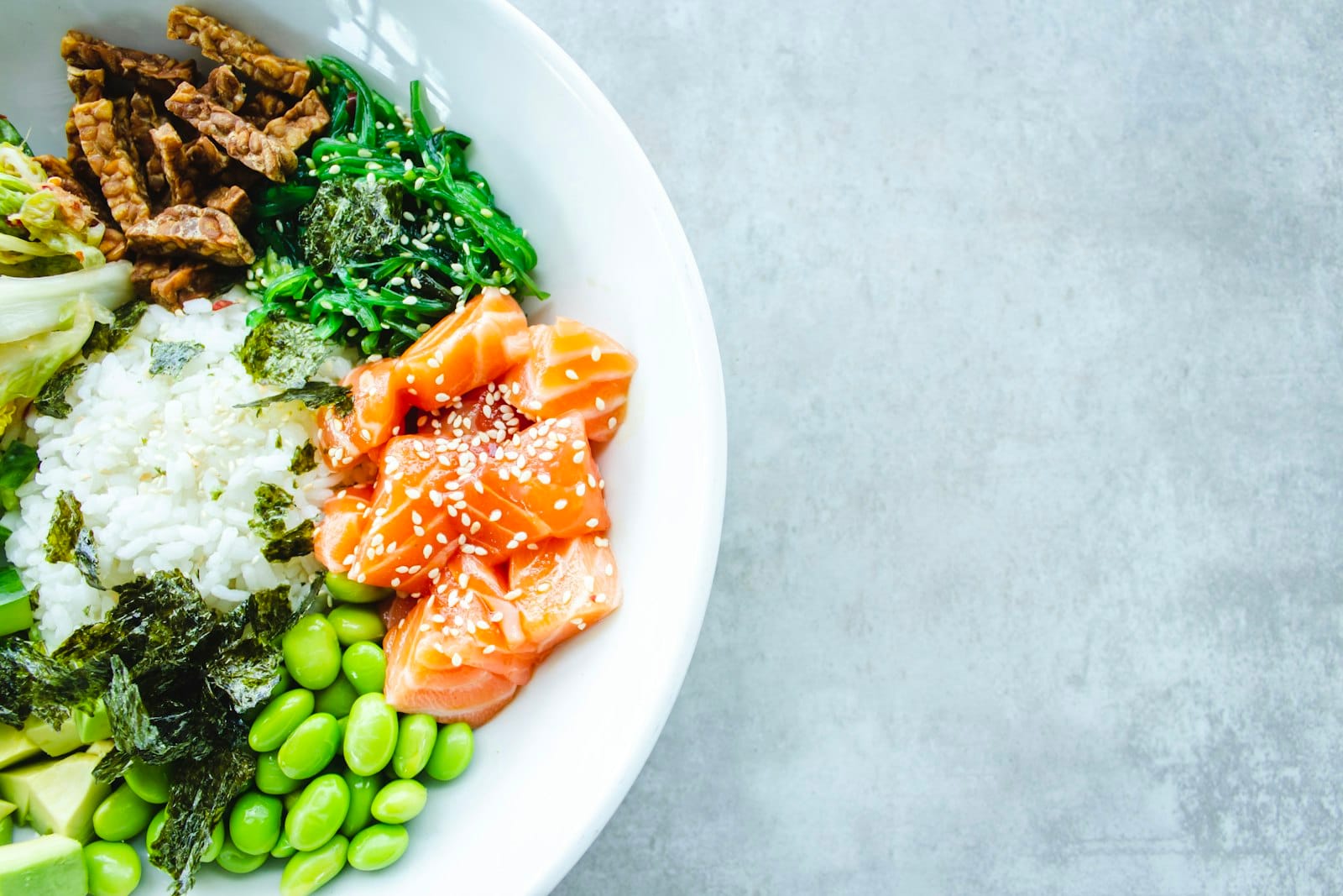 A healthy grain bowl meal