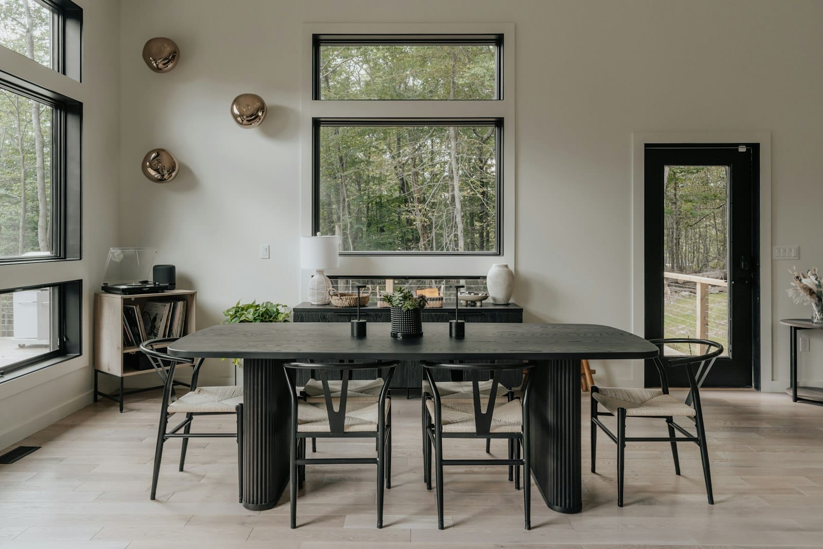 A quiet, peaceful dining table