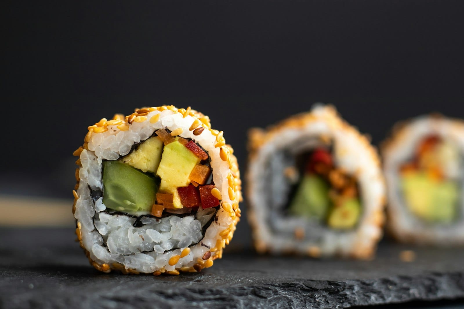 An avocado sushi roll